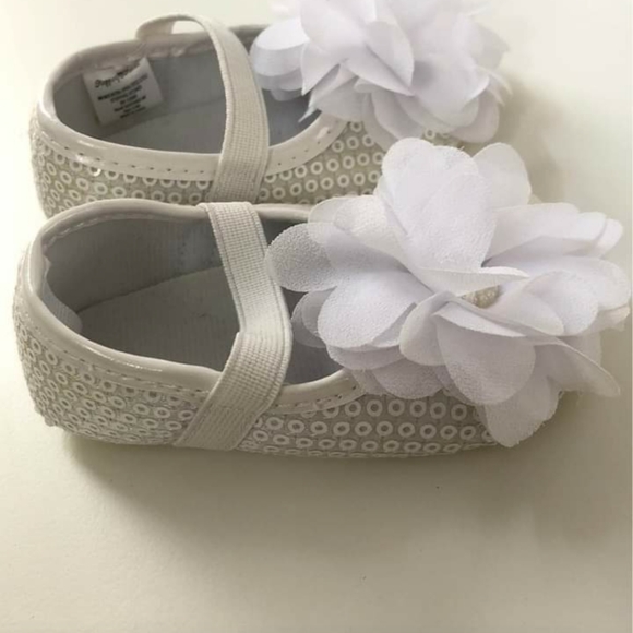 Crib shoes with sequins and white silk flower - Picture 2 of 3